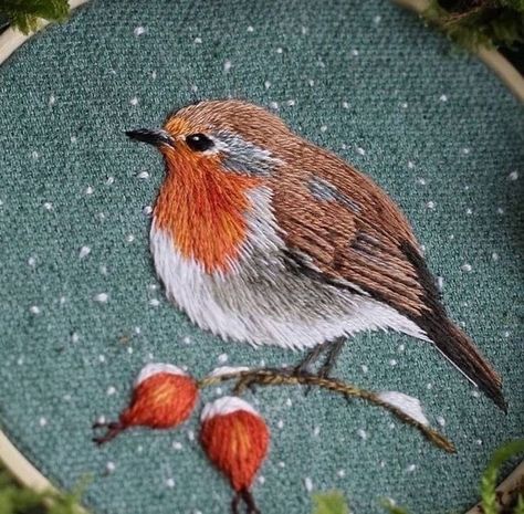 Bird Embroidery Pattern, Broderie Simple, Birds Embroidery Designs, Embroidery Lessons, Textile Art Embroidery, Animal Embroidery Designs, Hand Embroidery Patterns Flowers, Embroidery Stitches Tutorial, Hand Embroidery Projects