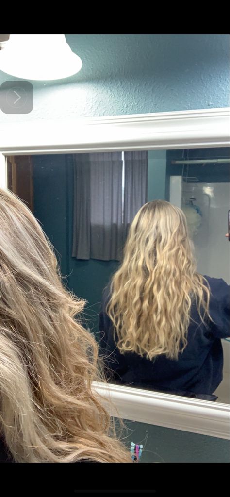 Blonde mid length hair Blonde Mid Length Hair, Blonde Mid Length, Mid Length Blonde Hair, Mid Length Blonde, Mid Length Hair, Length Hair, Hair Skin, Hair Inspo, Mid Length