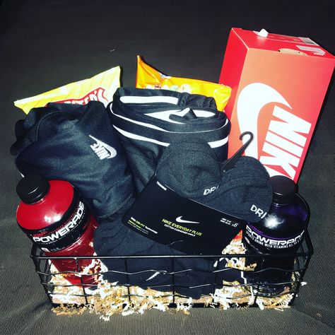 Nike Gift Basket Ideas For Him, Soccer Basket Ideas Gift For Boyfriend, Soccer Boyfriend Gifts, Soccer Basket Ideas Gift, Basketball Basket Gift Ideas, Boyfriend Gift Basket Birthday, Football Basket Ideas, What To Get Boyfriend For Christmas, Bf Basket