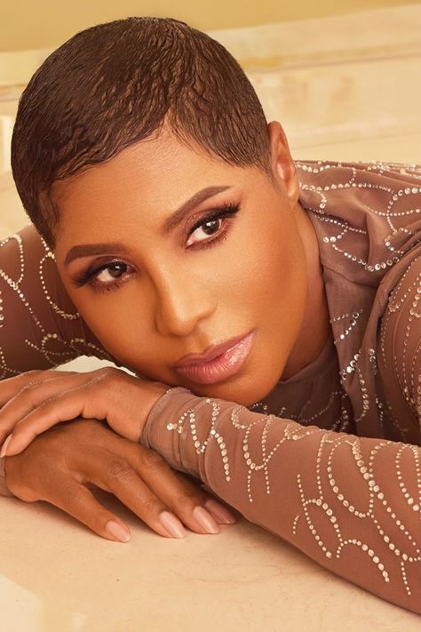 Toni Braxton - Enjoying the new autumn weather. Should I... | Facebook Kim Hair Color, Toni Braxton Short Hair, Female Wavers, Very Short Hair Styles, Super Short Pixie, Short Relaxed Hairstyles, Black Women Short Hairstyles, Black Hair Short Cuts, Brush Cut