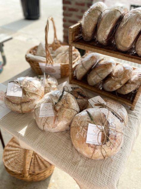 Black Farmers Market, Bread Booth Farmers' Market, Farmers Market Packaging Ideas, Homemade Items To Sell At Farmers Market, Sourdough Vendor Booth, Items To Sell At Farmers Market, Sourdough Wrapping Ideas, Sourdough Farmers Market, Baked Goods Farmers Market