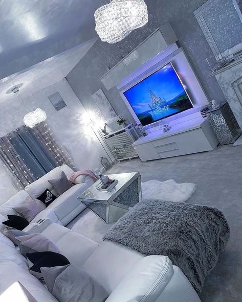 Baddie Living Room, Baddie Room, Baddie Apartment, Baddie Apartment Ideas, Girly Apartment Decor, White Room Decor, Luxury Room Bedroom, Kitchen Decor Apartment, Apartment Living Room Design