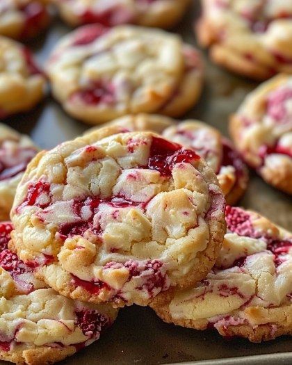 Raspberry Cheesecake Cookies Raspberry Filling For Cookies, Raspberry Desserts Fresh Raspberries, Raspberry And White Chocolate Cheesecake Cookies, Raspberry Cheesecake Decoration, Raspberry Christmas Cookies, Raspberry Cheesecake Desserts, White Chocolate Raspberry Cheesecake Cookies, Desserts With Fresh Raspberries, Quick Raspberry Dessert