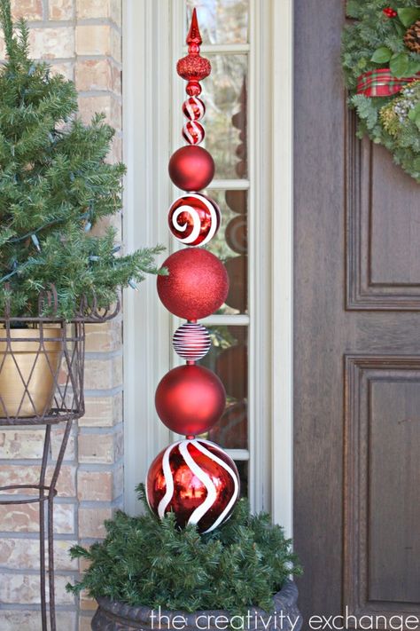 Tutorial for making an ornament topiary {The Creativity Exchange} Ornament Topiary, The Creativity Exchange, Christmas Topiary, Outside Christmas Decorations, Christmas Planters, Hemma Diy, Christmas Porch Decor, Christmas Decorations Diy Outdoor, Christmas Yard