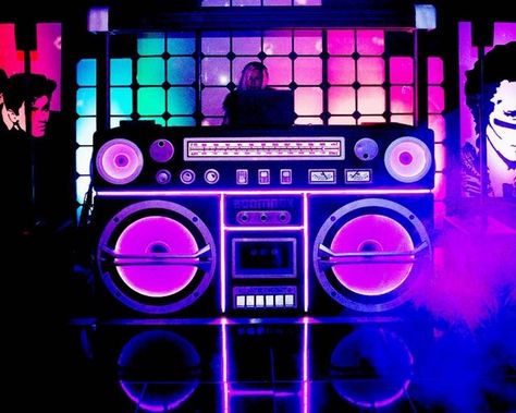 90s Theme Party, Concert Stage Design, Work Decor, Dj Stage, 80s Disco, Nightclub Design, Drinks Bar, Dj Setup, Gold Award