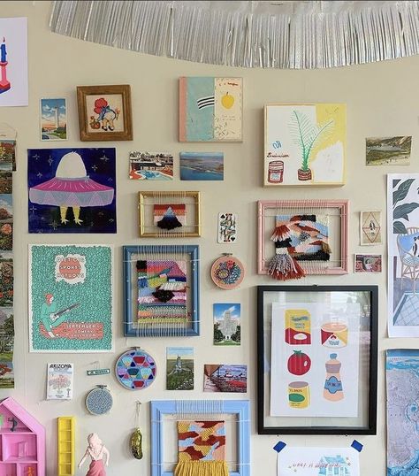 Gallery Wall Bright Colors, Gallery Wall Ideas Mixed Media, Colorful Eclectic Gallery Wall, Colorful Collage Wall, Wall Painting Collage Ideas, Apartment Collage Wall, Colorful Wall Gallery, Gallery Wall No Frames, Colorful Frames Gallery Wall