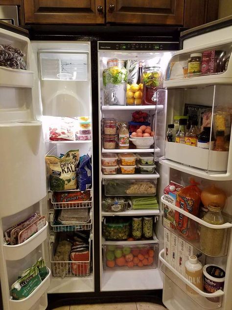 fall-fridge-prep Full Fridge, Healthy Fridge, Desain Pantry, Smoothie Prep, Clean Food Crush, Food Crush, Refrigerator Organization, Fridge Organization, Fall Kitchen