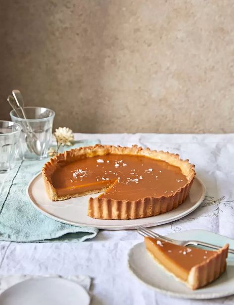 Salted caramel tart recipe | House & Garden Salted Caramel Tart Recipe, Tart Photoshoot Ideas, Caramel Baking Recipes, Thanksgiving Tart, Salt Caramel Cake, Salted Caramel Pie Recipe, Caramel Desert, Salted Caramel Tarts, Caramel Pastry