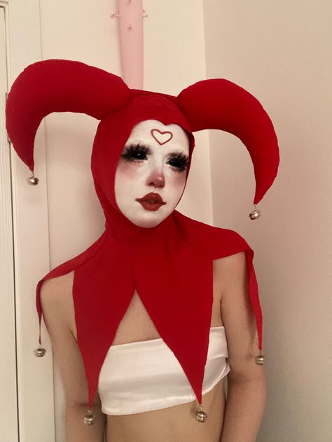 Ig @temoonie Halloween Ideas 2024 Women, Clown Woman Costume, Freakshow Costume Ideas, Jester Costume Women, Strange Halloween Costumes, Scary Circus Costume, Cool Clown Costume, Halloween Clown Costumes Women, Clown Costume Women Diy