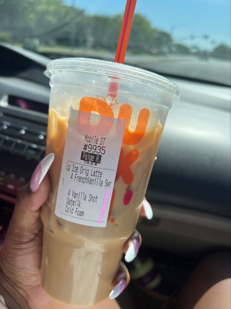 Dunkin Donuts Iced Coffee Order Oat Milk, Dunkin Latte Order, Dunkin Frozen Coffee, Dunkin Recipes, Dunkin Orders, Dunkin Donuts Iced Coffee Recipe, Dunkin Donuts Iced Coffee Order, Best Dunkin Donuts Drinks, Vegan Starbucks Drinks