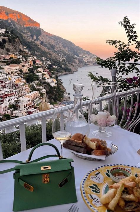 Future Mood, Italy Life, Terrence Loves You, Italy Vibes, Couple Lifestyle, Mediterranean Summer, Chefs Kiss, Life Vision Board, Super Rich Kids