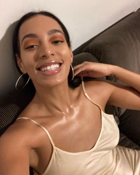 All Posts • Instagram Solange Knowles Style, Cranes In The Sky, Solange Knowles, Black Inspiration, Glowing Skincare, Make Up Inspo, Glowing Makeup, Business Women, Beautiful People