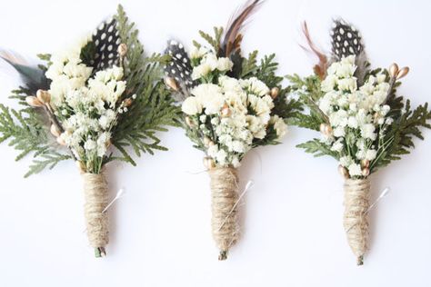 Gold Boutonniere, Boho Boutonniere, Boutonniere White, Boutonniere Groomsmen, Wedding Lapel, Groomsmen Buttonholes, Feather Boutonniere, White Boutonniere, Rustic Boutonniere