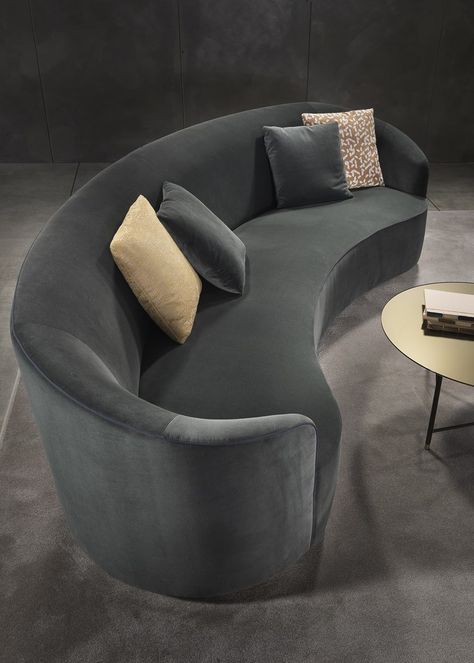 MOON | Sofa By Marelli Round Sofas, Salon Art Deco, Latest Interior Design Trends, Round Sofa, Interior Design Boards, Dekorasi Kamar Tidur, Sofa Set Designs, Design Blogs, New Interior Design