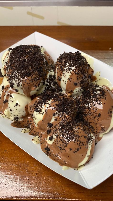 Donut Balls, Donut Bites, Oreo Bites, Chocolate Ball, Miami Design District, Fruit Chip, Chocolate Balls, Healthy Food Dishes, Yummy Comfort Food