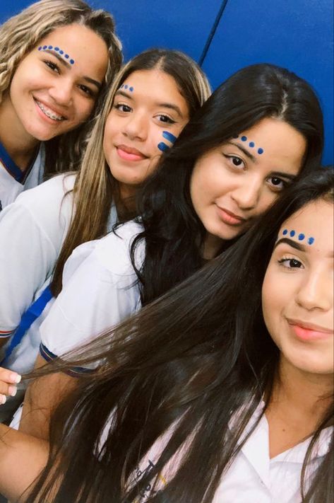 Sports Day Face Paint Ideas, Football Game Makeup High School, Cheerleader Face Paint Ideas, Sport Face Paint, Sports Day Makeup, School Face Paint, Soccer Makeup, School Spirit Face Paint, Gold Face Paint