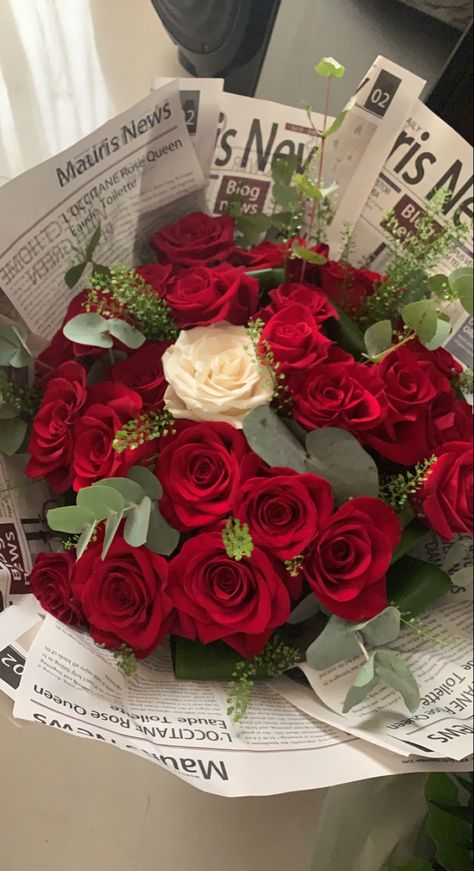 #flowers #fashion #aesthetic #roses Flowers Fashion, Aesthetic Roses, Aesthetic Flowers, Fashion Aesthetic, Newspaper, Red Roses, Roses, Gift Wrapping, Flowers