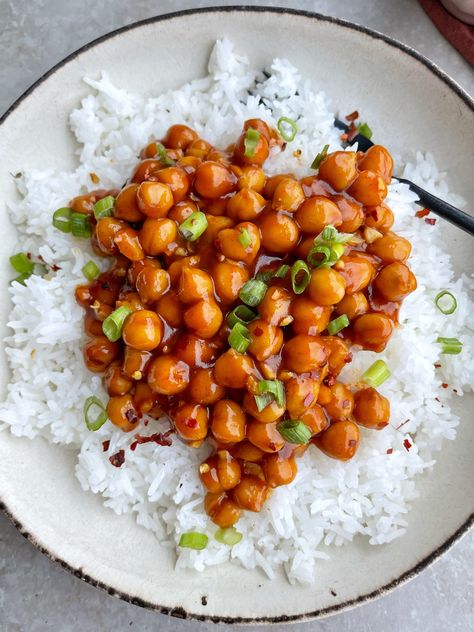 Sweet and Sour Chickpeas - onebalancedlife.com Cheakpeas Recipes Dinner, Canned Chickpeas Recipes, Sweet And Sour Chickpeas, Chickpea And Rice Recipe, Chickpea And Rice, Chickpea Rice, Sweet And Sour Recipes, Florida Recipes, Plant Based Meal