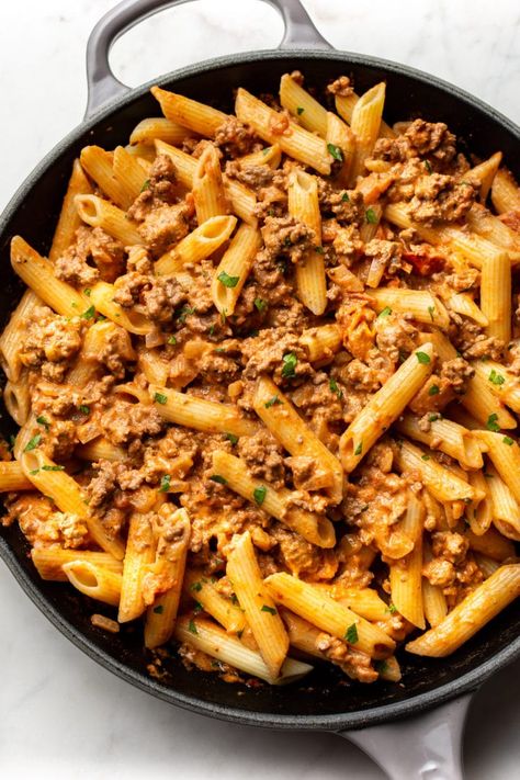 Beef And Pasta, Ground Beef Pasta Recipes, Braised Chicken Breast, Beef Pasta Recipes, Penne Pasta Recipes, Ground Beef Pasta, Beef Pasta, Roasted Chicken Breast, Dinner With Ground Beef