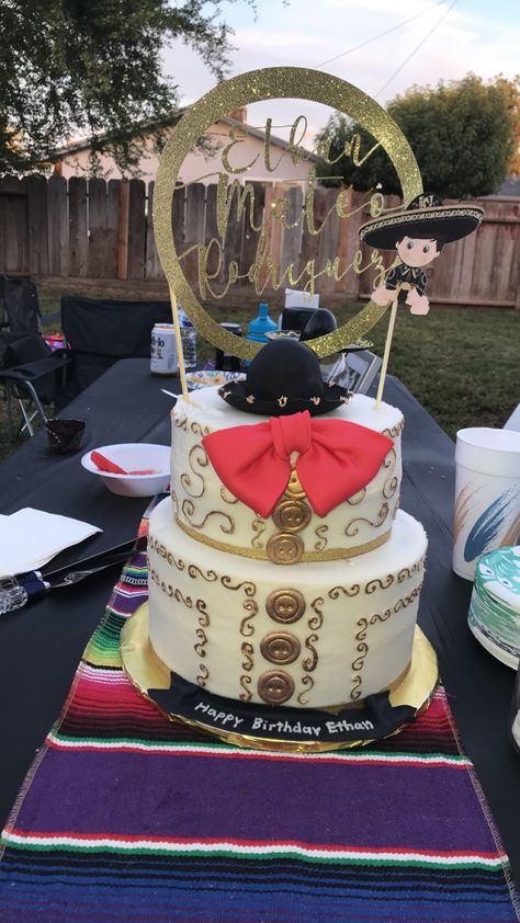 Charro Cake Ideas, Ranchero Theme Party, Charro Birthday Party, Mariachi Cake, Mariachi Theme Party, Charro Cake, Charro Party Ideas, Charro Party, Charro Theme