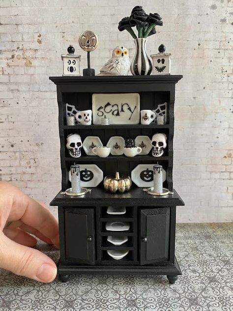 Miniature Halloween Hutch from The Bracelet House Dollhouse Cupboard, Spooky Miniatures, Halloween Dollhouse, Halloween Diorama, Miniature Witch, Halloween Haunted House Decorations, Haunted House Diy, Dollhouse Halloween, Miniature Halloween