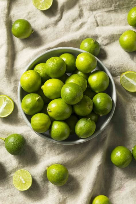 Lime Photoshoot, Lime Snack, Lime Photo, Lime Aesthetic, Key Lime Recipes, Key Lime Bars, Key Lime Pie Easy, Key Limes, Lime Fruit