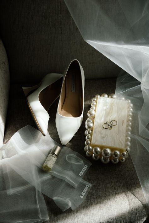 Bride Shoes Photography, Unique Detail Shots Wedding, Vintage Wedding Flat Lay, Bridal Accessories Photography, Editorial Wedding Details, Bride Detail Shots, Editorial Background, Wedding Flatlay Photography, Minimalist Classic Wedding