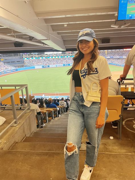 White Dodgers Jersey Outfit, Baseball Game Outfit Curvy, Yankees Baseball Outfit, Dodger Game Outfit Women Cold, Baseball Game Outfit Ideas For Women, Cute Baseball Game Outfit Cold, Dodgers Outfit Women Summer, Yankees Jersey Outfit Woman, Vintage Baseball Outfit