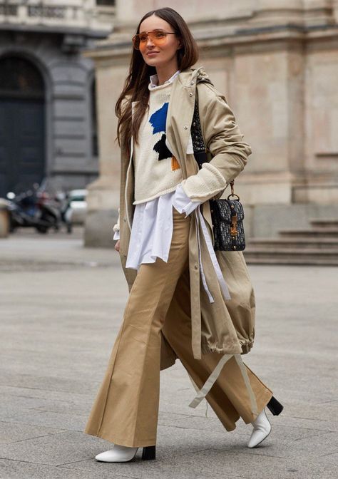 Cool Winter Layering Tricks Courtesy of Street Style Stars - theFashionSpot Layering Street Style, Fall Fashion Coats, Fall Coats, Milan Fashion Week Street Style, Milan Street Style, Womenswear Fashion, Layered Fashion, Winter Stil, Milano Fashion Week