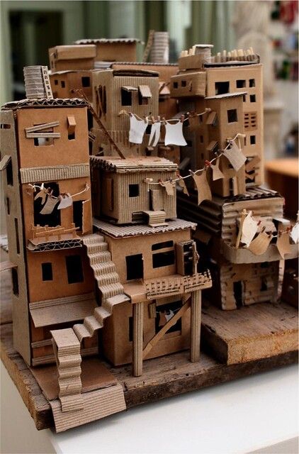 Cardboard City, Mainan Diy, Cardboard Houses, Cardboard Sculpture, Cardboard House, Cardboard Art, Beginners Knitting, Miniature Houses, Cardboard Crafts