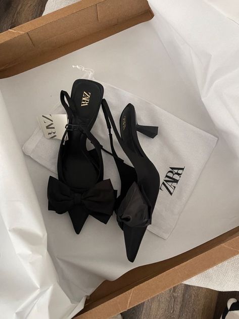 Elegant Shoes Heels, Hak Tinggi, Glamouröse Outfits, Pretty Heels, Fashion Shoes Heels, Zara Heels, Shoes Heels Classy, Cute Shoes Heels, Shoes Outfit Fashion