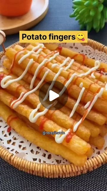 ReCePieWaLa🍜 on Instagram: "Tasty Potato Fingers Recepie 🍜🤤🍟
.
.
.
#yummyrecipedelights #trending #viralreels #viralpost #reels #reelsinstagram #instagood #instagram #food #reelitfeelit #viralkaro" Potato Fingers Recipe, Patato Foods Recipe Easy, Potato Snacks Easy, Potato Fingers, Healthy Fries, Potato Appetizers, Potato Sticks, Potato Bar, Veggie Fries