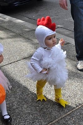 Diy Fantasia, Halloween Costume Patterns, Chicken Costumes, Costume Carnaval, Baby Kostüm, Diy Kostüm, Baby Chickens, Costume Patterns, Haiwan Peliharaan