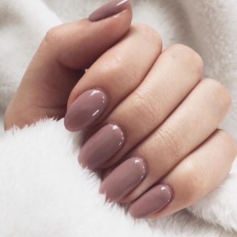 A nice pinkish brown nude of gel nails Mauve Nails, Simple Fall Nails, Sns Nails, Fall Nail Art Designs, Smink Inspiration, Makijaż Smokey Eye, Super Nails, Nagel Inspo, Neutral Nails