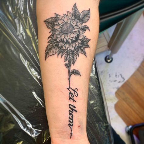 Sunflower design done today! And on the 13th day God said “let them” get tattooed Whatever you say boo🫶🏻