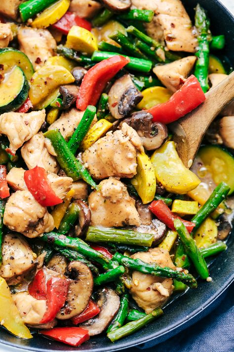 Honey Garlic Chicken Stir Fry, Garlic Chicken Stir Fry, Winter Lunch, 30 Minute Meals Easy, The Recipe Critic, Sweet And Spicy Sauce, Recipe Critic, Honey Garlic Sauce, Honey Garlic Chicken