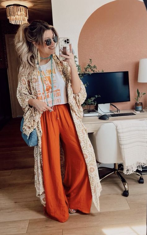 Duster Kimono Outfits, Summer To Fall Transition Outfits Boho, Modern 70s Aesthetic Outfit, Fall Western Boho Outfits, Tomboy Style Outfits Feminine Summer, Earthy Style Summer, Christian Boho Outfits, Boho Duster Outfit, Plus Size Earthy Outfits Summer