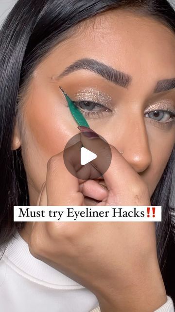 Rashna Kutwaroo on Instagram: "Which eyeliner hack would you like to try? If you’ve tried both which one is your favourite?! Let me know🤍 . . #eyeliner #wingedliner #wingedeyeliner #eyelinerhacks #eyelinerhack #easyliner #eyelinerideas #wingedeyeliner #linerhacks #makeupforbeginners #makeuptips #makeuphacks #makeuptricks" Feline Flick Eyeliner, Wing Eyeliner Tutorial For Beginners, Kitten Flick Eyeliner, How To Make A Cat Eye With Eyeliner, How To Apply Eyeliner To Top Lid, How To Do Eyeliner Wings, Eyeliner For Big Eyes Simple, How To Do Black Eyeliner, Easy Way To Put Eyeliner