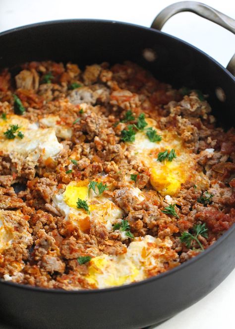 One Pan Egg and Turkey Skillet (Healthy and delicious) Keto Ground Turkey Recipes, Keto Ground Turkey, Turkey Skillet, 3 Ingredient Dinners, Egg Skillet, Turkey Breakfast, Six Sisters Stuff, Quick Healthy Breakfast, Ground Turkey Recipes