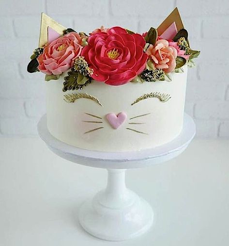 Sunday Sweets Goes Crazy Cat Lady — Cake Wrecks Cat Lady Cake, Crazy Cat Lady Cake, Golden Chocolate, Lady Cake, Party Cat, Cake Wrecks, White Buttercream, Kitten Birthday, Cat Birthday Party