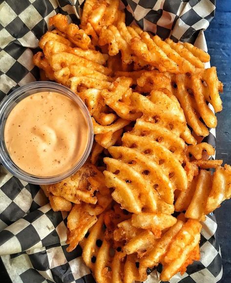 Lower East Side Nyc, Waffle Fries, Shrimp Recipes For Dinner, Food L, Food Therapy, Best Food Ever, Lower East Side, Unhealthy Food, Tag Your Friends