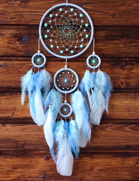 Dream Cature, Dreamcatcher Light, Wedding Dreamcatcher, Dreamcatcher Nursery, Dreamcatcher Diy, Atrapasueños Diy, Diy Dream Catcher Tutorial, Dream Catcher Tutorial, Blue Dream Catcher