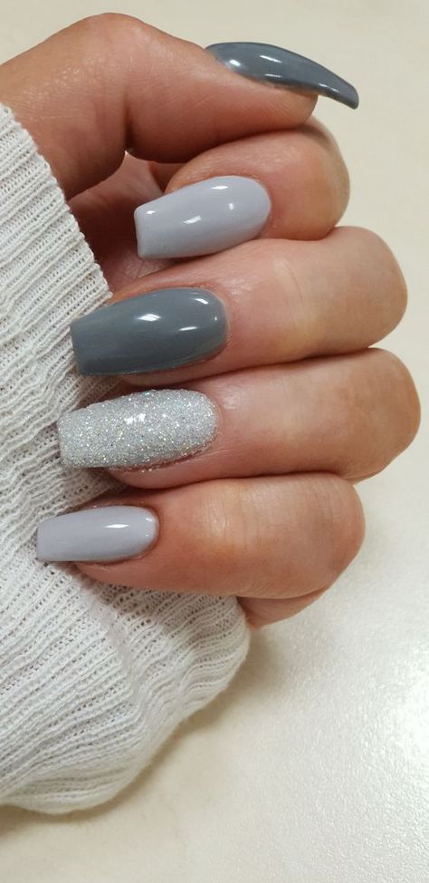 33+ Gray Nail Designs You'll Love - Ray Amaari Gray Nail Designs, Grey Gel Nails, Gray Nail, Grey Nail Art, Grey Acrylic Nails, Grey Nail Designs, Unghie Sfumate, Gray Nails, Acrylic Nails Coffin Short