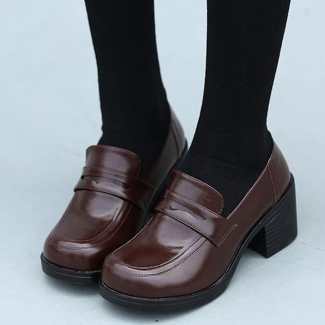 Oxford Pumps, Dr Shoes, Sweet Clothes, Japanese School, Mode Chic, Pretty Shoes, Dream Shoes, Harajuku Fashion, Cute Shoes