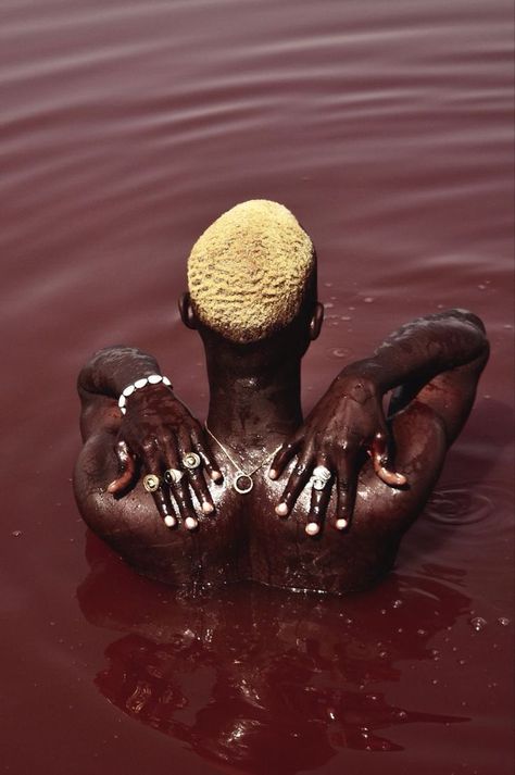 Lac Rose, Senegal Dakar, Black Photography, Afrocentric Art, Hairstyles Women, Tableau Art, My Past, Double Chin, Afro Art