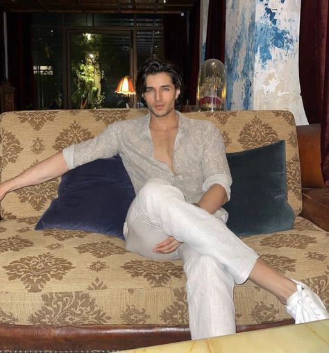 Hot Indian Man In Suit, Hot Indian Guys, Indian Man Aesthetic, Lord Karna, Indian Men Aesthetic, Indian Boys Aesthetic, Sidharth Gupta, Siddharth Gupta, Hair Tips For Men