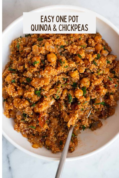 Healthy Dinner With Quinoa, Dinner Recipe With Quinoa, Quinoa Protein Recipes, Quinoa Chickpea Soup, Cheap Quinoa Recipes, Quinoa With Chickpeas, Quinoa Dump Dinner, Quinoa Dinner Bowls, Chickpeas And Quinoa Recipes