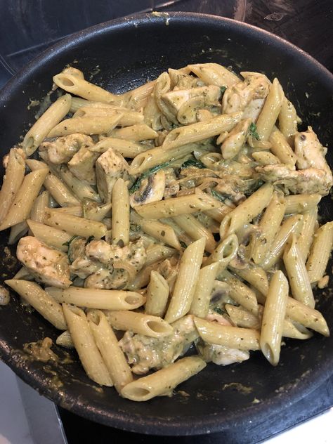 Chicken pesto penne [Homemade] Chicken Wing Recipes Fried, Chicken Pesto, Recipe Example, Food Rules, Pesto Chicken, Wing Recipes, Chicken Wing Recipes, Gluten Free Cooking, Food Snapchat