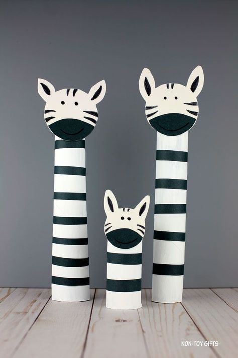 Paper roll zebra craft for preschoolers and older kids. Make a ZOO animal craft with paper rolls #paperrollzebra #paperrollzooanimalcraft #paperrollcraft #zebracraftforkids Spring Toilet Paper Roll Crafts, Roll Paper Craft, Zebra Craft, Zoo Crafts, Zoo Animal Crafts, Cardboard Animals, Kraftangan Prasekolah, Animal Craft, Zebra Art