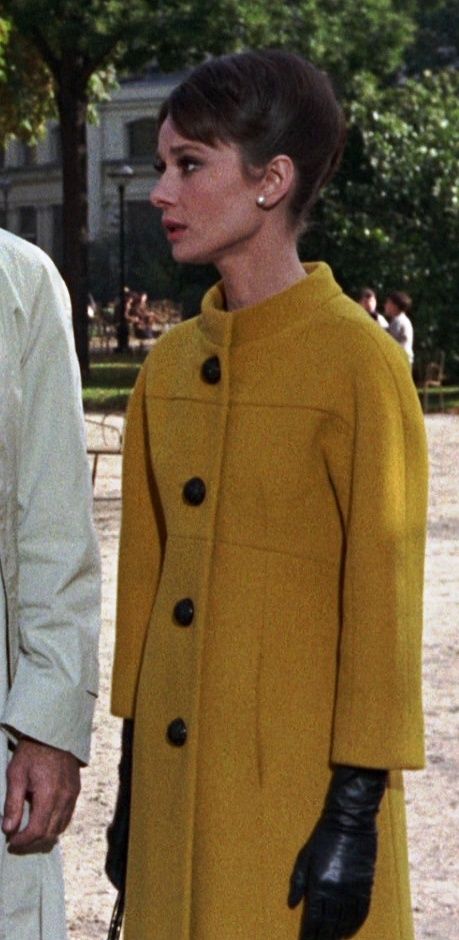 Audrey Hepburn Charade, Audrey Hepburn Outfit, Style Icons Women, Audrey Hepburn Style, Hepburn Style, Breakfast At Tiffanys, Jane Birkin, Album Design, 1960s Fashion